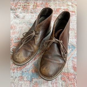 Men's Clarks Desert Boots in Beeswax, Size 9.5